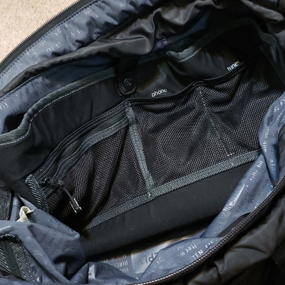 lululemon athletica Black Quilted Shoulder Tote - Picture 12 of 13